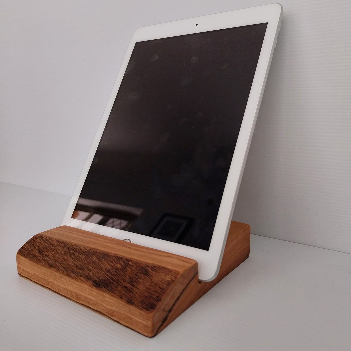 Ipad Stand - Tuart